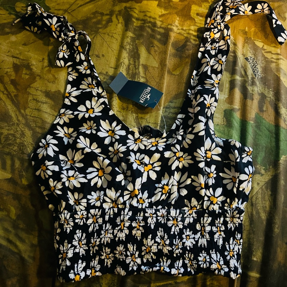 Hollister Crop Top
